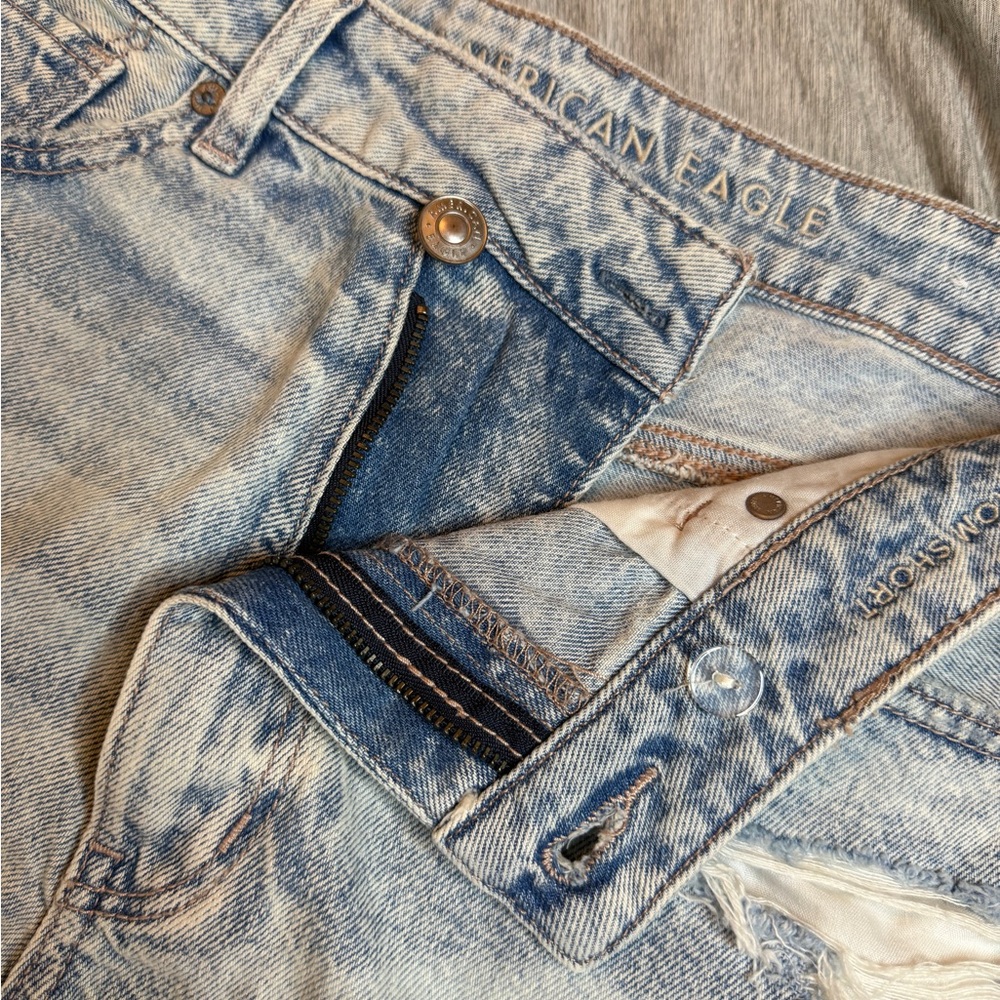 American Eagle Outfitters Light Blue Distressed Denim Shorts - Picture 5 of 9